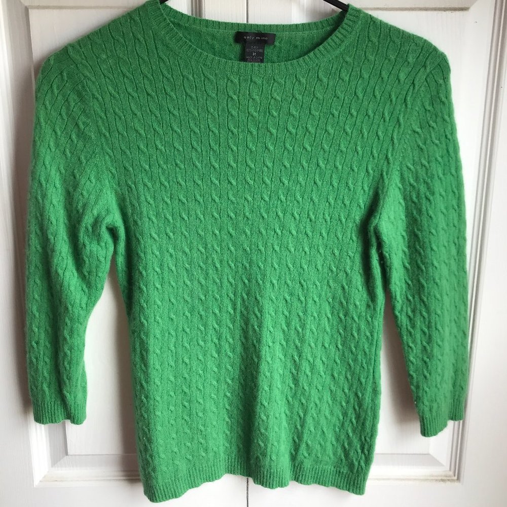 100% Cashmere cable-knit sweater with 3/4 sleeves